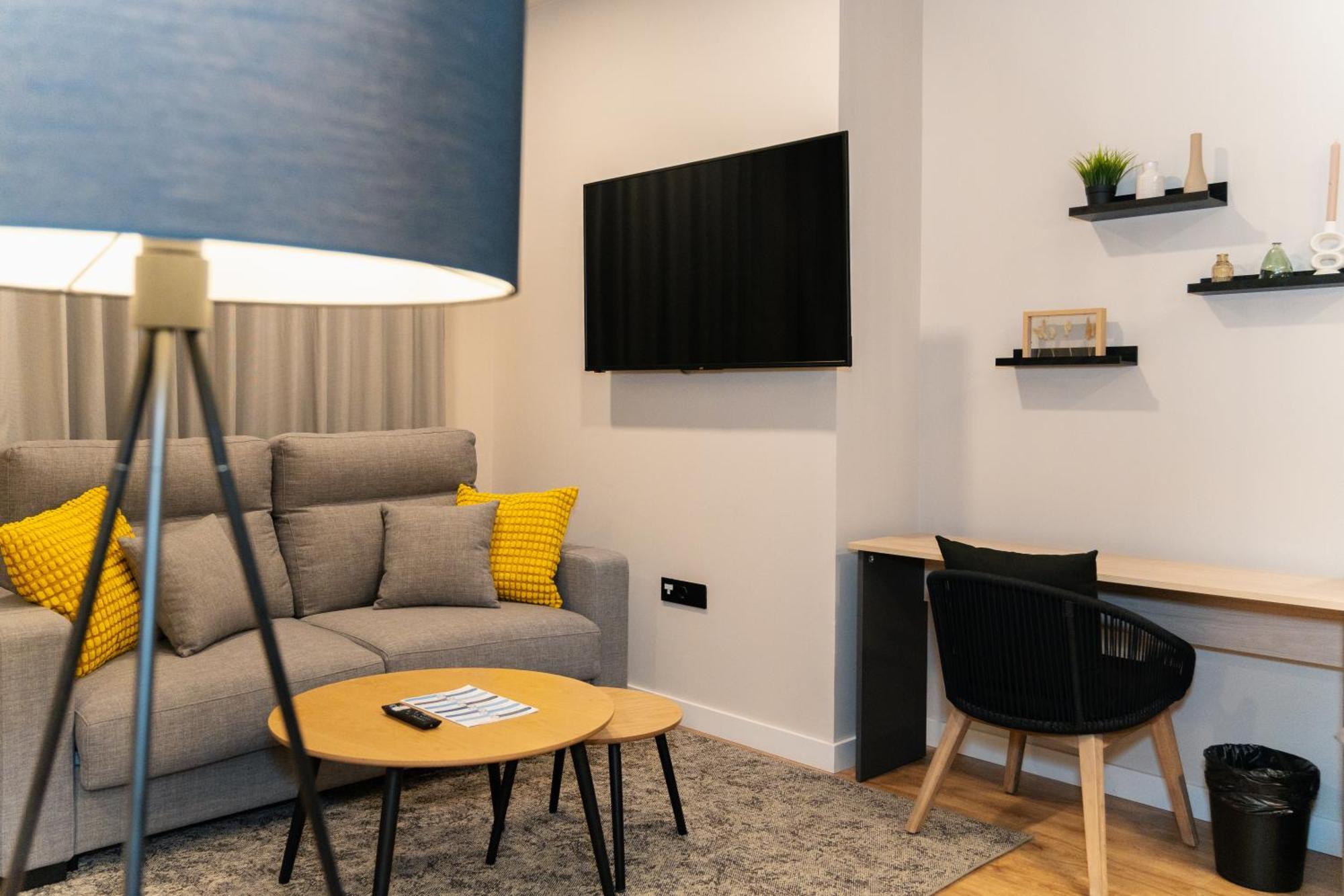 Dorm4You Arena 2 Валенсия Екстериор снимка