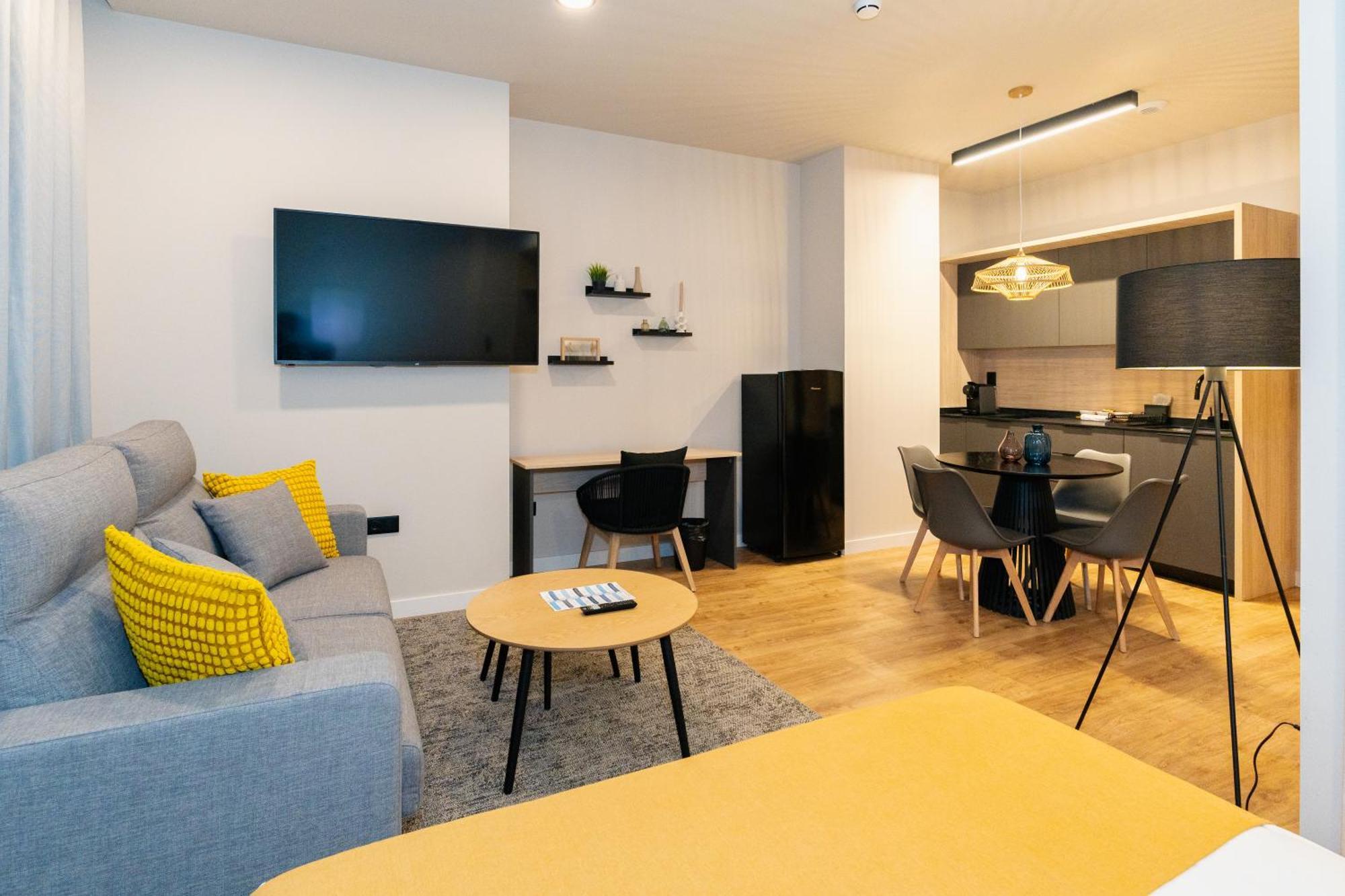 Dorm4You Arena 2 Валенсия Екстериор снимка